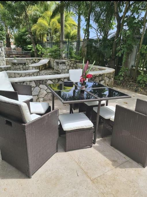 Townhouse By The Bay, Little Bay Country Club ,Negril Villa Orange Bay Exterior photo